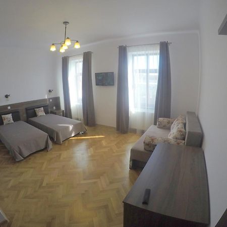 Central Parc Studios Сибиу Екстериор снимка
