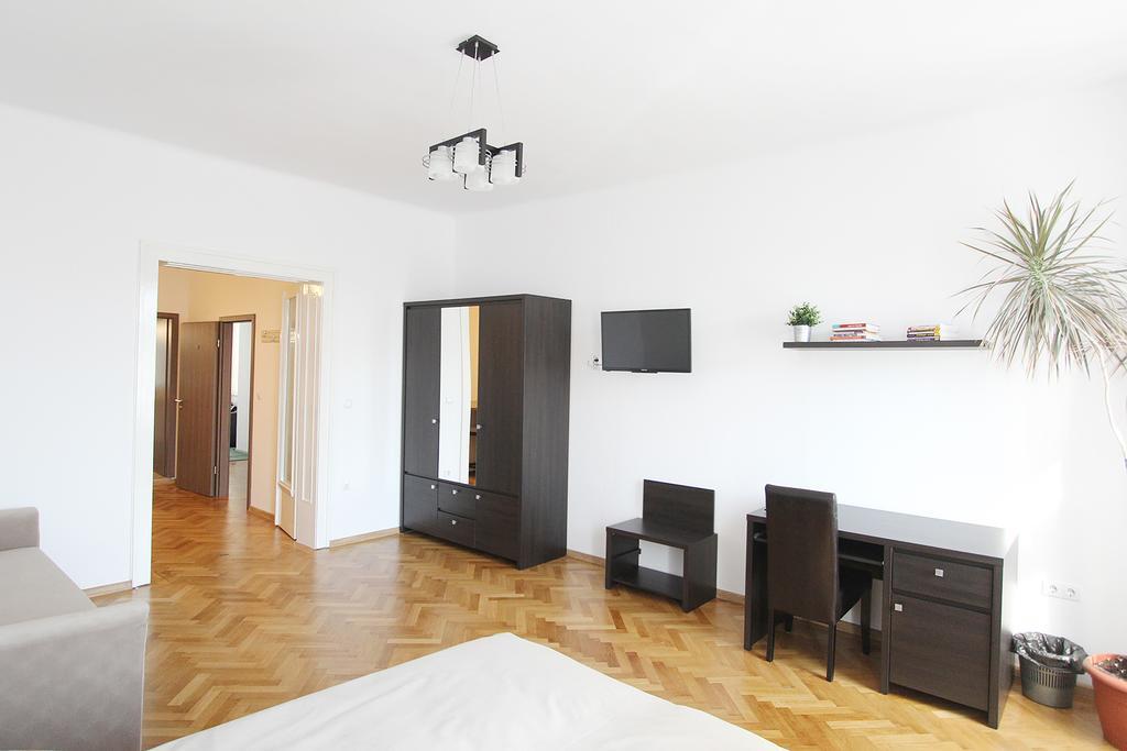 Central Parc Studios Сибиу Екстериор снимка