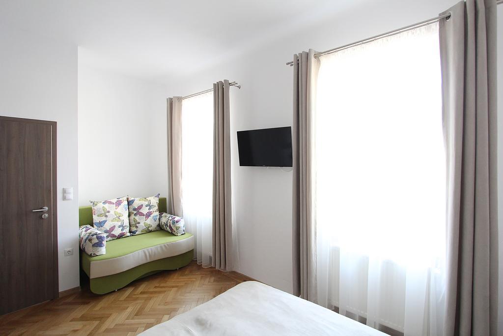 Central Parc Studios Сибиу Екстериор снимка