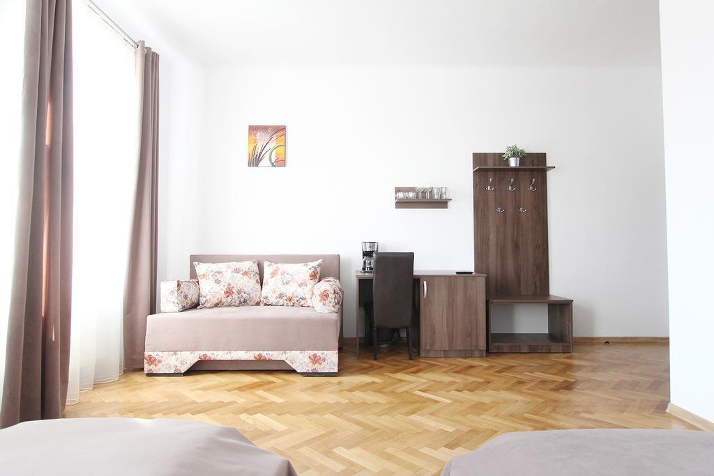 Central Parc Studios Сибиу Екстериор снимка