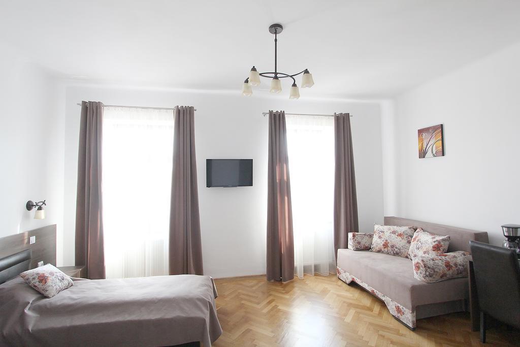 Central Parc Studios Сибиу Екстериор снимка
