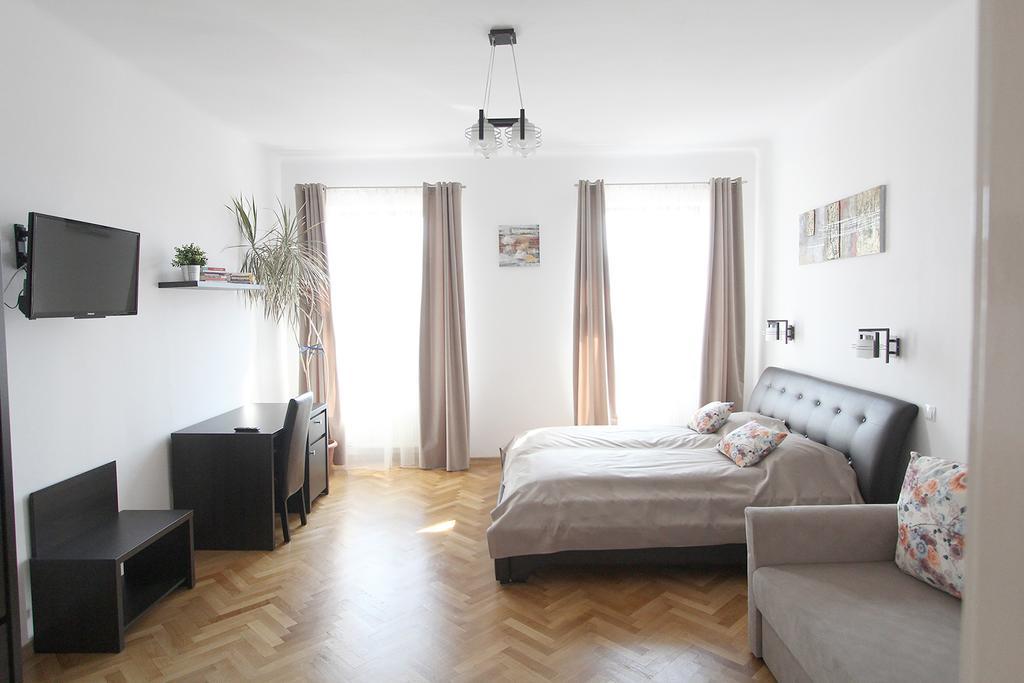 Central Parc Studios Сибиу Екстериор снимка